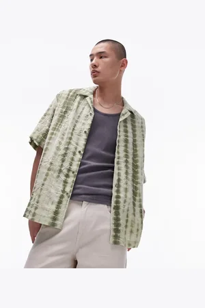 Topman – Kurzärmliges Hemd in Hellgrün mit floraler Stickerei und Batikmuster