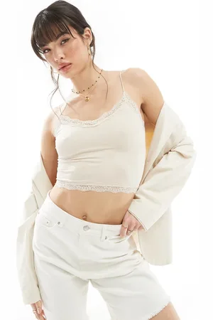 ONLY – Nahtloses Camisole-Oberteil in Beige mit Spitzendetail