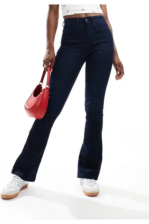 Noisy May – Sallie – Schlagjeans in verwaschenem Dunkelblau mit hohem Bund