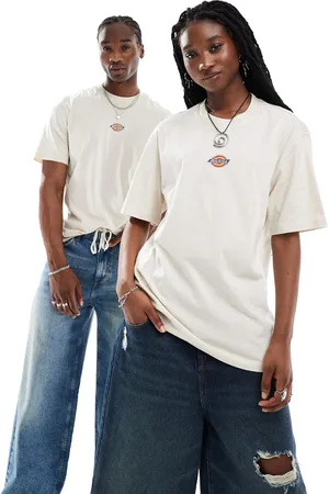 Dickies – Maple Valley – Kurzärmliges T-Shirt in gebrochenem Weiß mit mittigem Logo, exklusiv bei ASOS