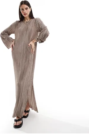Pieces® – Plissee-Maxikleid in Steinbeige mit Seitenschlitzen