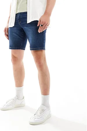 ASOS – Jeansshorts mit Blaustich, schmalem Schnitt und regulärer Länge