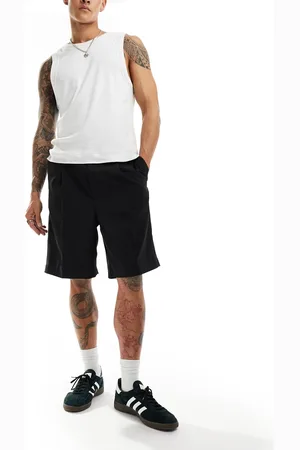 Weekday – Uno – Locker geschnittene, elegante Shorts in