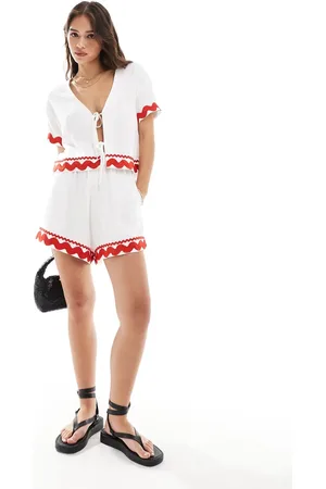 ASOS – Schlupf-Shorts in mit Zickzack-Borte, Kombiteil