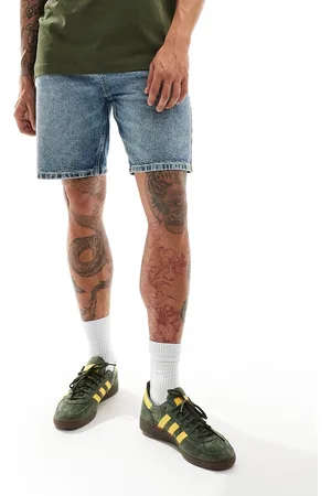 COLLUSION – Jeansshorts in mittlerer Waschung mit Design in abgeschnittener Optik