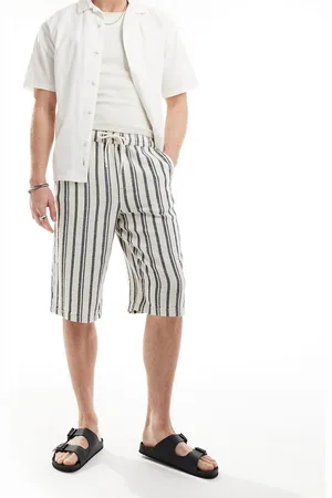 ASOS – Schwere, strukturierte Shorts in Marineblau und Weiß gestreift