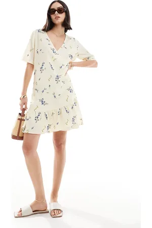 VERO MODA – Wickel-Minikleid in Hellgelb mit Blumenprint