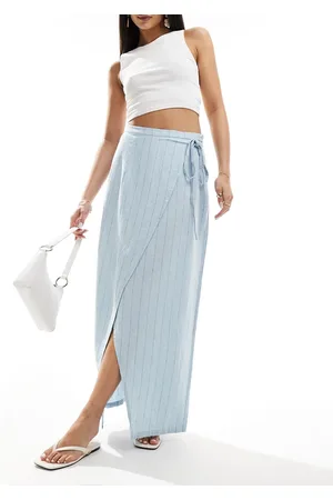 VERO MODA – Wickel-Midirock in Hellblau mit Nadelstreifen