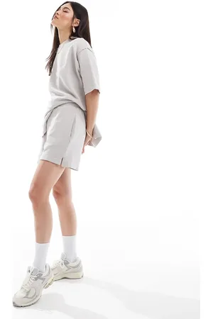 The Couture Club – Shorts in verwaschenem mit Logo, Kombiteil