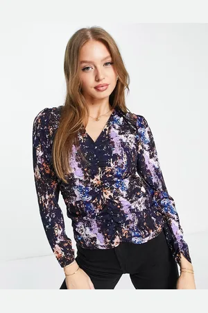 Pieces® – Exklusives, gerafftes Oberteil mit kurzem Schnitt und abstraktem Print in Blau