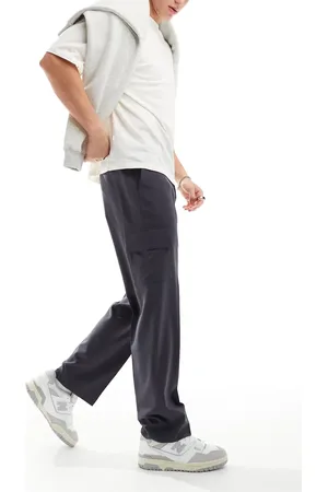 ASOS – Elegante, gerade geschnittene Hose in Anthrazit mit Cargotaschen