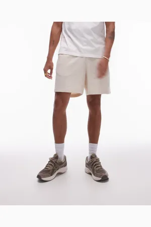 Topman – Klassisch geschnittene Shorts in Ecru mit Waffelstruktur