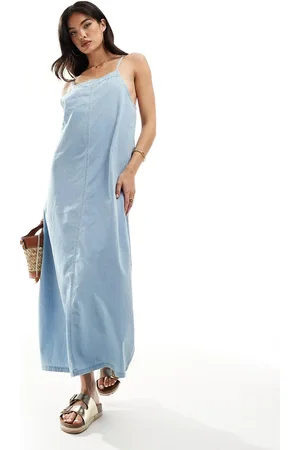 VERO MODA – Chambray-Maxikleid aus hellem Jeansblau mit eckigem Ausschnitt