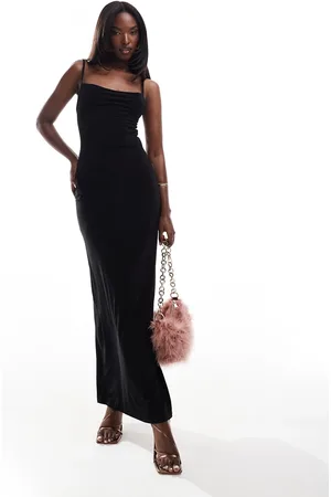 In The Style – Geschmeidiges Camisole-Maxikleid in mit eckigem Ausschnitt