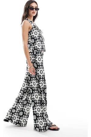 ONLY – Hose in Schwarz und mit Kachelprint und weitem Bein, Kombiteil