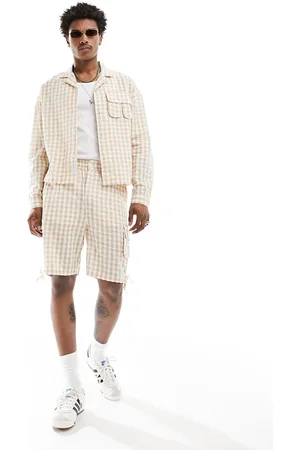 Native Youth – Strukturierte, karierte Shorts in Hellbeige