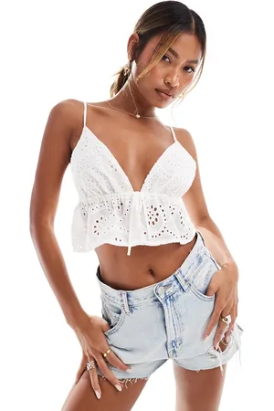 Kaiia – Camisole in mit Lochstickerei, Schößchen und gebundener Vorderseite