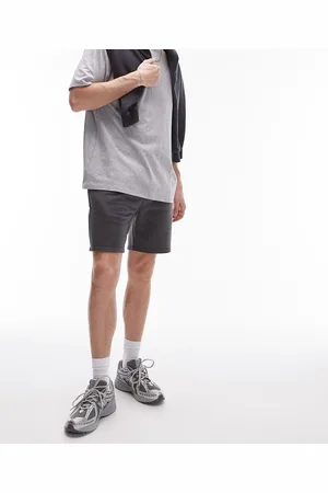 Topman – Klassisch geschnittene Jersey-Shorts in Anthrazit mit unversäuberten Kanten
