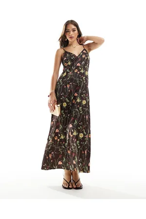 Y.A.S Y.A.S – A-Linien-Maxikleid aus Satin in mit Blumenmuster und V-Ausschnitt im Boho-Stil