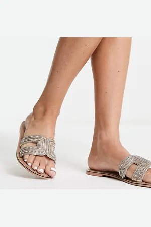 Accessorize – Bella – Goldfarbene Sandalen mit Kunstperlenverzierung