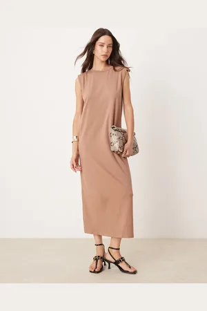 New Look – Midikleid in Nerz mit Schulterpolstern