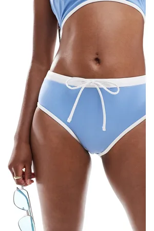 ASOS – Bikinihose in Staubblau mit farblich abgesetzter Einfassung