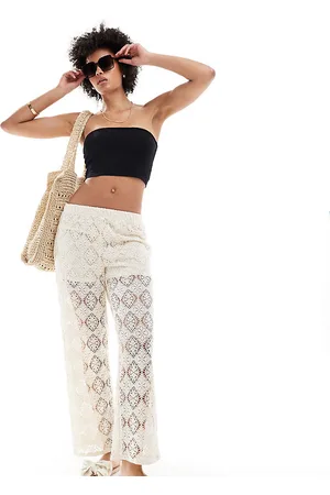 JDY – Häkelhose in Stone mit weitem Bein und integrierten Shorts