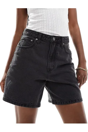 Abercrombie & Fitch – Curve Love – Locker geschnittene Jeans-Shorts in