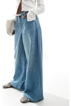 Bershka – Hose mit weitem Bein zum Überziehen in verwaschenem Mittelblau in Jeansoptik