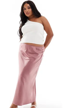 ASOS ASOS DESIGN Curve – Schräg geschnittener Midirock aus Satin in Rosé
