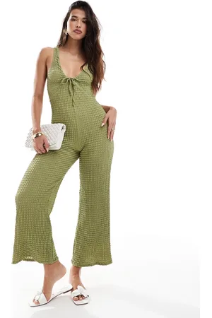 ASOS – Jumpsuit in Olivgrün mit U-Boot-Ausschnitt, geschnürter Vorderseite und Ringerrücken