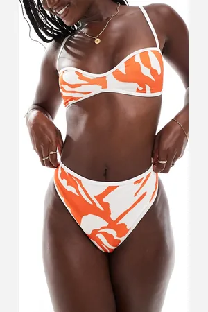 ASOS – Bikinihose mit abstraktem Muster in , hohem Beinausschnitt, hoher Taille und Kontrast-Einfassung