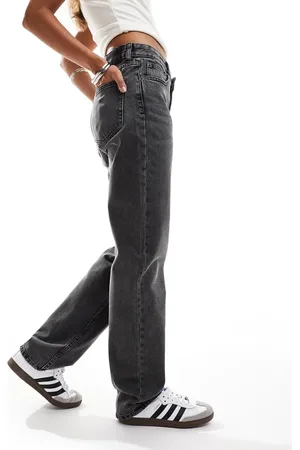 Pull&Bear – Gerade geschnittene Jeans in verwaschenem mit mittelhohem Bund