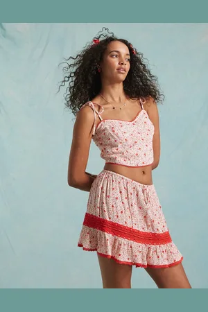 Miss Selfridge – Korsett-Oberteil mit Binderträger und Erdbeer-Print, Kombiteil