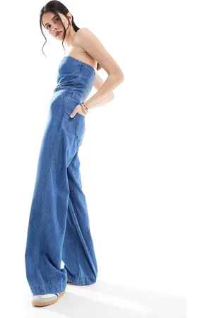 ONLY – Trägerloser Jumpsuit aus Denim in mittlerer Waschung mit weitem Bein