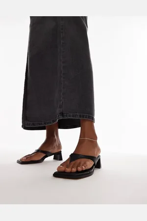 Topshop – Indy – Sandaletten in Kroko- mit Zehensteg und mittelhohem Absatz