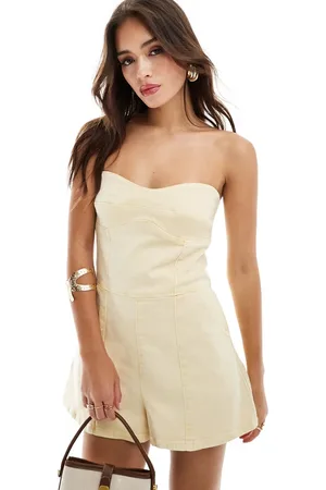 ASOS – Trägerloser Jeans-Playsuit in Buttermilchgelb