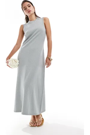 Pretty Lavish – Wadenlanges Etuikleid aus Strick in Graublau