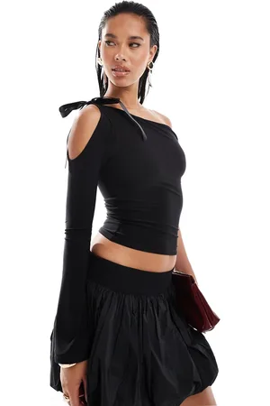 Kaiia – One-Shoulder-Top in mit Schleife und einem Ärmel