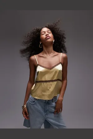 Topshop – Camisole aus gelbem Satin und brauner Spitze