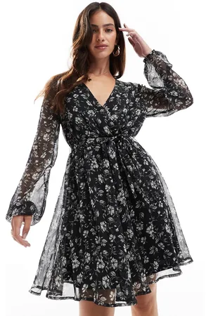 VILA – Wickel-Minikleid aus Chiffon in geblümt