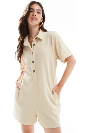 ASOS – Kastiger Playsuit in Stein mit Hemdkragen und Knopfleiste