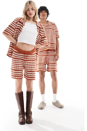 Reclaimed – Unisex-Shorts aus gestreiftem Häkelstrick
