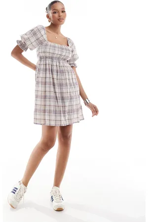 Brave Soul – Kurzes Minikleid mit Karos und Puffärmeln
