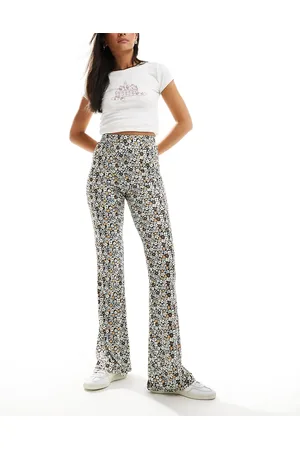 Pieces® – Ausgestellte Leggings mit Blümchenmuster