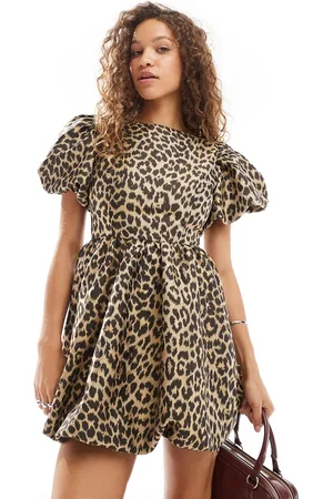 Sister Jane – Minikleid aus Jacquard mit Leopardenmuster, Puffärmeln und Ballonsaum