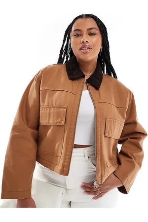 ASOS ASOS DESIGN Curve – Canvas-Jacke in Karamell mit kurzem Schnitt und Brusttaschen