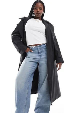 ASOS ASOS DESIGN Curve – Gummierter Regen-Trenchcoat in mit Kapuze und Gürteldetail