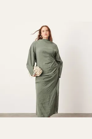 ASOS Curve – Weiches, hochgeschlossenes Maxikleid in Khaki mit Zierausschnitt am Rücken und Raffung