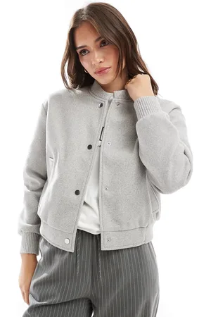 New Look – Kurz geschnittene Bomberjacke aus Strick in